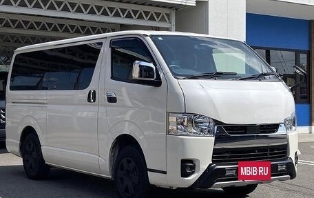 Toyota HiAce H200, 2021 год, 3 945 000 рублей, 3 фотография