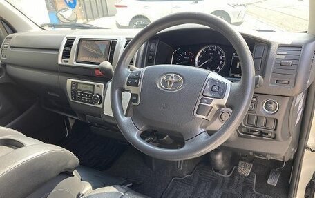 Toyota HiAce H200, 2021 год, 3 945 000 рублей, 12 фотография