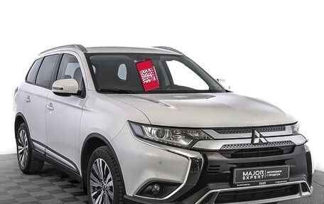 Mitsubishi Outlander III рестайлинг 3, 2020 год, 2 750 000 рублей, 3 фотография