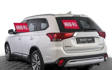 Mitsubishi Outlander III рестайлинг 3, 2020 год, 2 750 000 рублей, 7 фотография