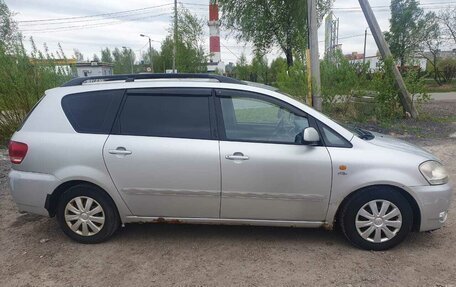 Toyota Avensis Verso I рестайлинг, 2002 год, 620 000 рублей, 1 фотография