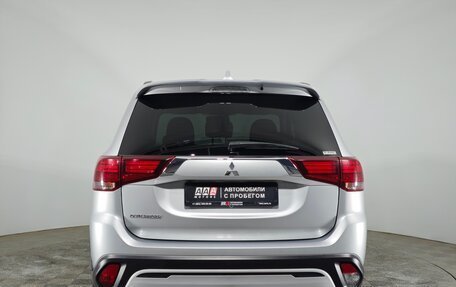 Mitsubishi Outlander III рестайлинг 3, 2021 год, 2 599 000 рублей, 6 фотография