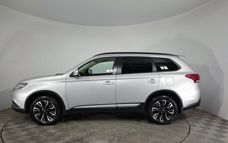 Mitsubishi Outlander III рестайлинг 3, 2021 год, 2 599 000 рублей, 8 фотография