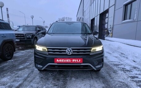 Volkswagen Tiguan II, 2019 год, 2 299 000 рублей, 2 фотография