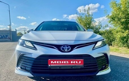 Toyota Camry, 2022 год, 3 800 000 рублей, 3 фотография