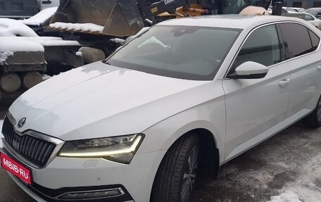 Skoda Superb III рестайлинг, 2021 год, 3 034 000 рублей, 1 фотография