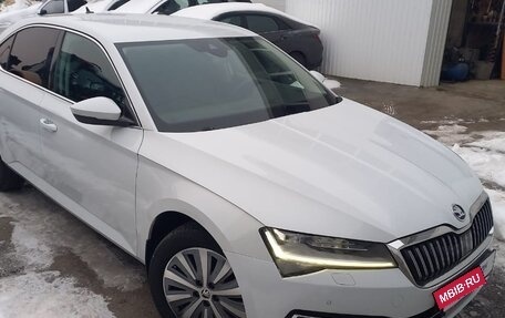 Skoda Superb III рестайлинг, 2021 год, 3 034 000 рублей, 2 фотография