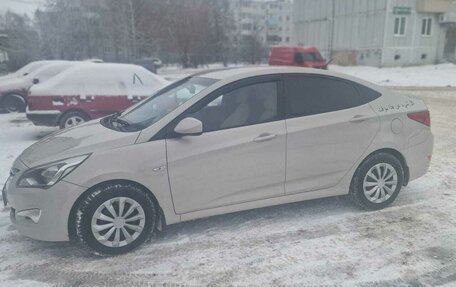 Hyundai Solaris II рестайлинг, 2015 год, 1 070 000 рублей, 6 фотография