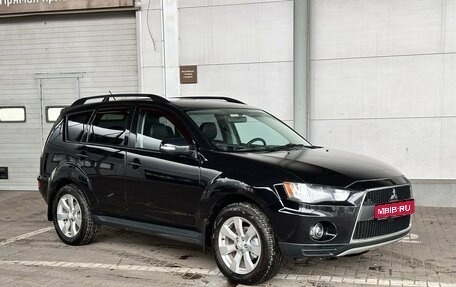 Mitsubishi Outlander III рестайлинг 3, 2011 год, 1 369 900 рублей, 1 фотография