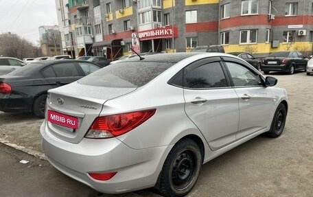 Hyundai Solaris II рестайлинг, 2013 год, 950 000 рублей, 2 фотография