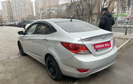 Hyundai Solaris II рестайлинг, 2013 год, 950 000 рублей, 3 фотография