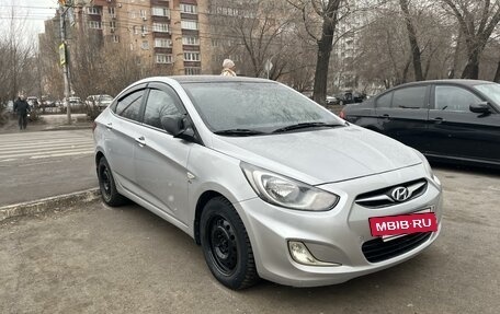 Hyundai Solaris II рестайлинг, 2013 год, 950 000 рублей, 5 фотография