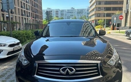 Infiniti QX70, 2014 год, 2 850 000 рублей, 8 фотография