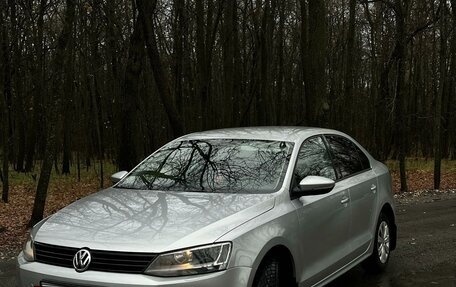 Volkswagen Jetta VI, 2013 год, 1 190 000 рублей, 2 фотография