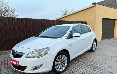 Opel Astra J, 2010 год, 815 000 рублей, 1 фотография