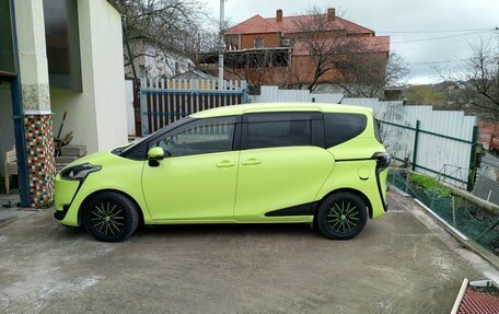 Toyota Sienta II, 2018 год, 1 575 000 рублей, 2 фотография