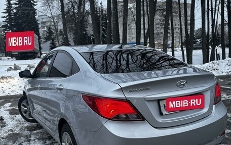 Hyundai Solaris II рестайлинг, 2016 год, 930 000 рублей, 3 фотография