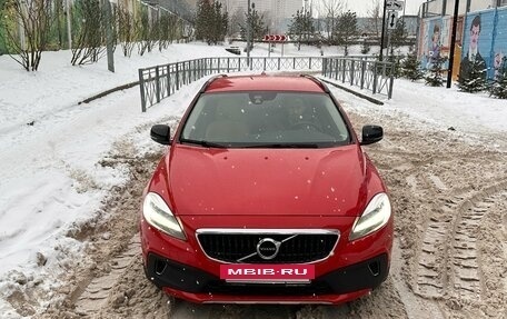 Volvo V40 Cross Country I, 2018 год, 2 300 000 рублей, 3 фотография