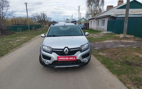 Renault Sandero II рестайлинг, 2016 год, 1 000 000 рублей, 2 фотография