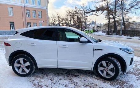 Jaguar E-Pace, 2018 год, 3 500 000 рублей, 14 фотография