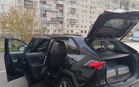 Toyota RAV4, 2021 год, 3 800 000 рублей, 1 фотография