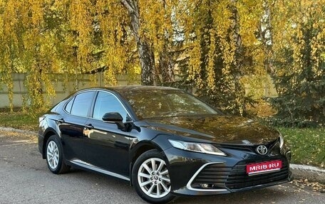 Toyota Camry, 2021 год, 3 800 000 рублей, 1 фотография