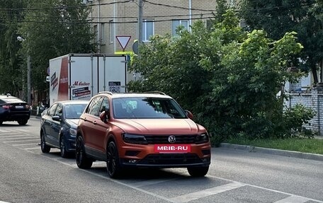 Volkswagen Tiguan II, 2018 год, 3 690 000 рублей, 2 фотография