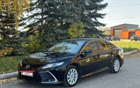 Toyota Camry, 2021 год, 3 800 000 рублей, 2 фотография