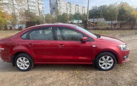 Volkswagen Polo VI (EU Market), 2011 год, 890 000 рублей, 2 фотография