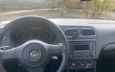 Volkswagen Polo VI (EU Market), 2011 год, 890 000 рублей, 13 фотография