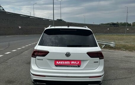 Volkswagen Tiguan II, 2018 год, 3 049 000 рублей, 6 фотография