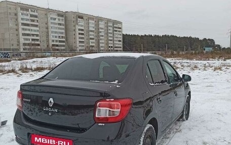 Renault Logan II, 2015 год, 780 000 рублей, 3 фотография