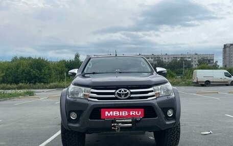 Toyota Hilux VIII, 2015 год, 3 800 000 рублей, 2 фотография