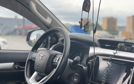 Toyota Hilux VIII, 2015 год, 3 800 000 рублей, 8 фотография