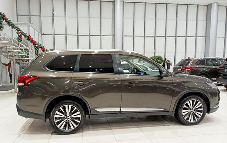 Mitsubishi Outlander III рестайлинг 3, 2018 год, 2 320 000 рублей, 8 фотография