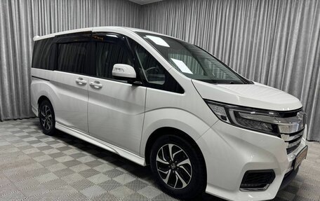 Honda Stepwgn IV, 2017 год, 2 577 000 рублей, 2 фотография