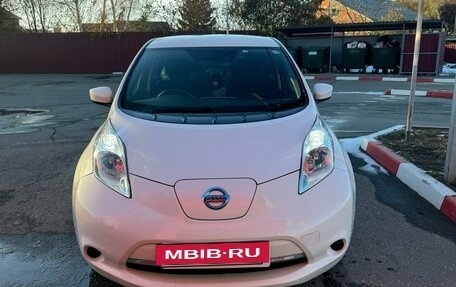 Nissan Leaf I, 2016 год, 900 000 рублей, 2 фотография