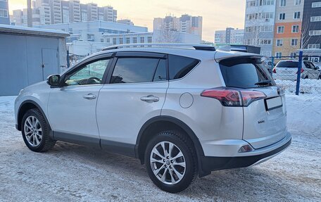 Toyota RAV4, 2015 год, 2 457 000 рублей, 4 фотография