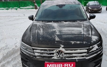 Volkswagen Tiguan II, 2020 год, 3 650 000 рублей, 3 фотография