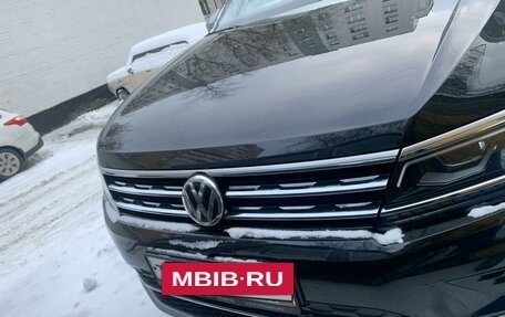 Volkswagen Tiguan II, 2019 год, 3 390 000 рублей, 3 фотография