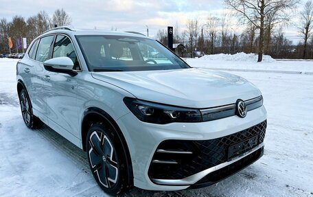 Volkswagen Tiguan, 2024 год, 5 990 000 рублей, 3 фотография