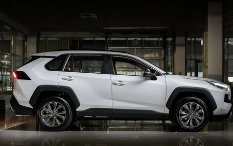 Toyota RAV4, 2024 год, 4 600 000 рублей, 4 фотография