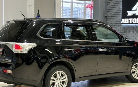 Mitsubishi Outlander III рестайлинг 3, 2014 год, 1 887 000 рублей, 5 фотография