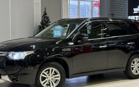 Mitsubishi Outlander III рестайлинг 3, 2014 год, 1 887 000 рублей, 2 фотография