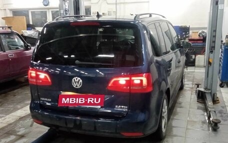 Volkswagen Touran III, 2013 год, 1 105 000 рублей, 3 фотография