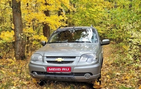 Chevrolet Niva I рестайлинг, 2018 год, 1 050 000 рублей, 5 фотография