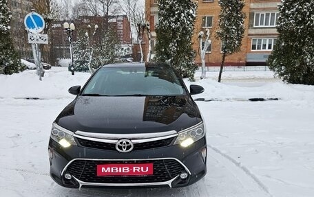 Toyota Camry, 2017 год, 2 350 000 рублей, 1 фотография