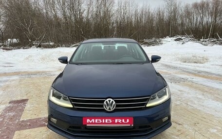 Volkswagen Jetta VI, 2017 год, 1 375 000 рублей, 2 фотография