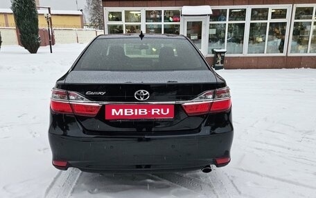 Toyota Camry, 2017 год, 2 350 000 рублей, 4 фотография