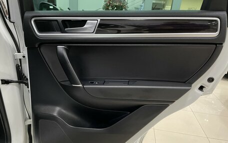 Volkswagen Touareg III, 2015 год, 3 297 000 рублей, 18 фотография